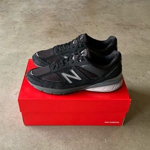 New Balance Black and Gray Sneakers